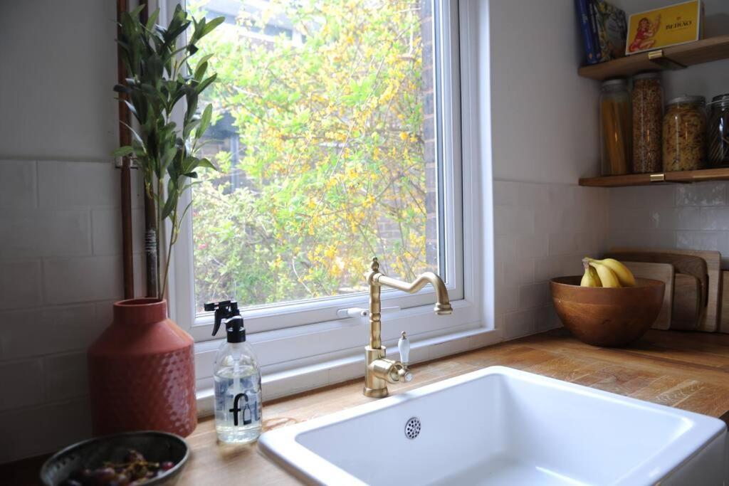 Light Filled Mid- Century 3 Bed Cottage In Dulwich London Luaran gambar